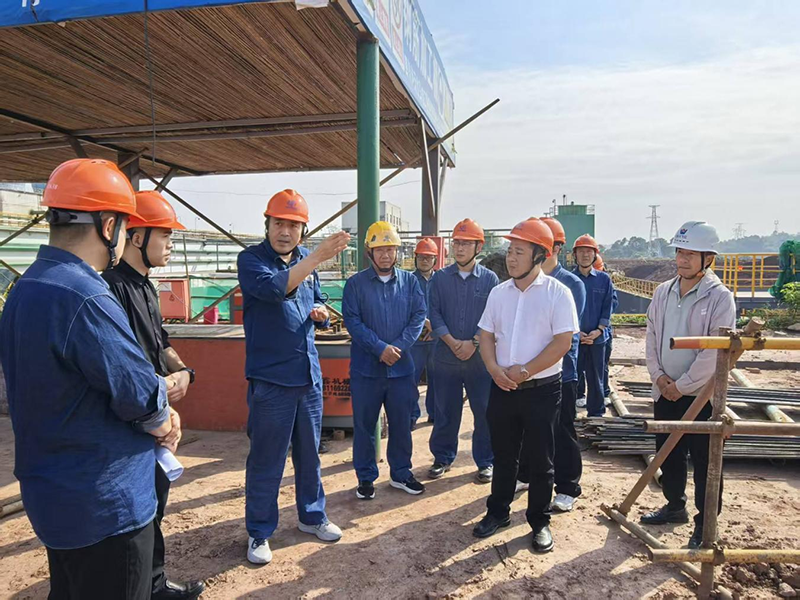 傅利才、郭春建到化工園區(qū)項目現(xiàn)場開展節(jié)前安全檢查(圖1)