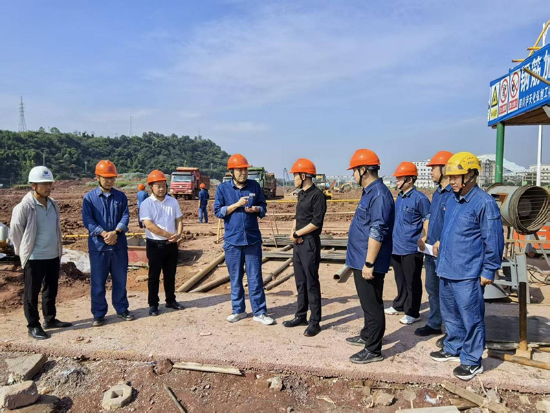 傅利才、郭春建到化工園區(qū)項目現(xiàn)場開展節(jié)前安全檢查(圖3)