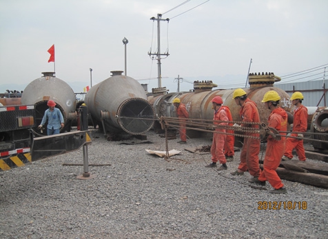 齊心協(xié)力，換熱器管束抽芯